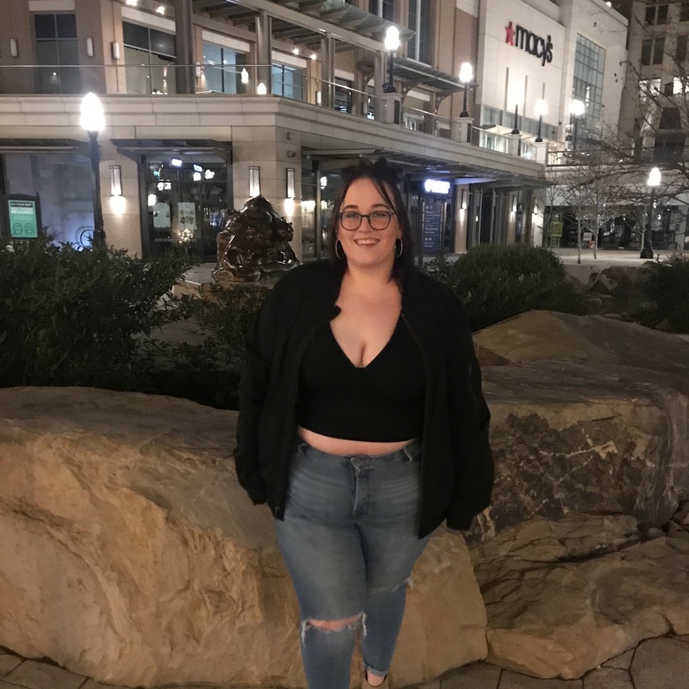 Meet your Posher, Kayla